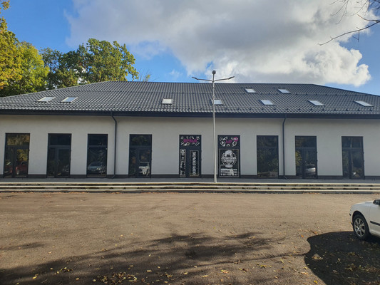 Снять  помещение свободного назначения