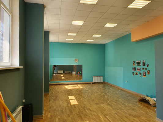 Снять  помещение свободного назначения