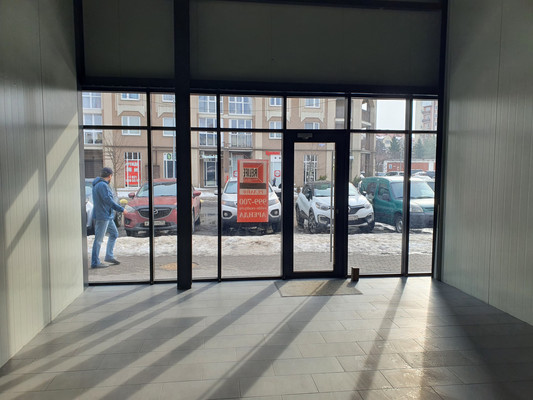 Снять  помещение свободного назначения