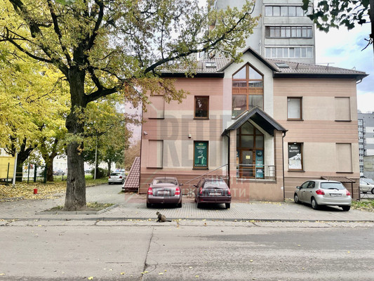 Снять  помещение свободного назначения