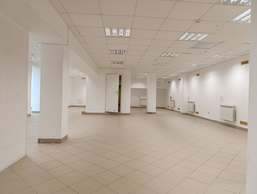 Снять  помещение свободного назначения